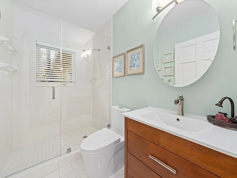 330 Royal Plaza Dr — Photo 24