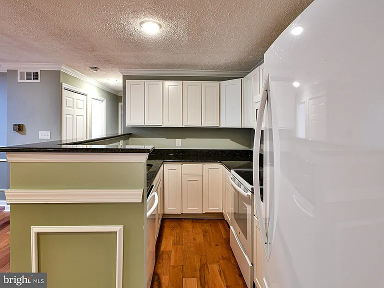 8011 Mandan Rd #303 — Photo 8