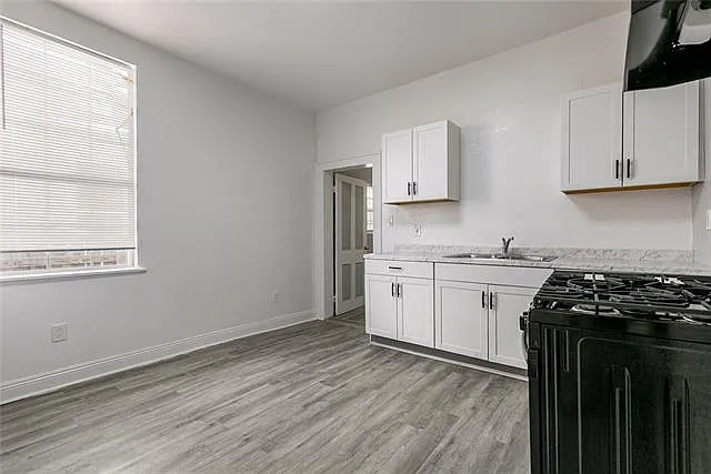 2411 S Saratoga St — Photo 5