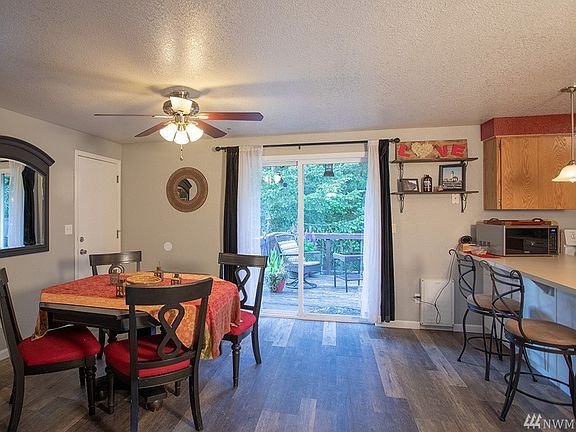 5th image of 150 E Melissa Ln