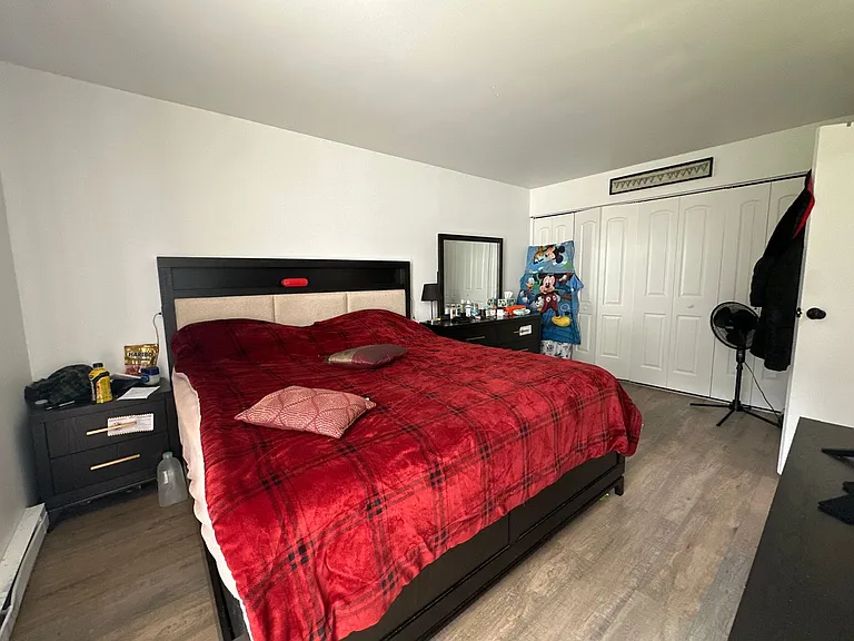 University Park Apartments near Cornell University — Photo 761