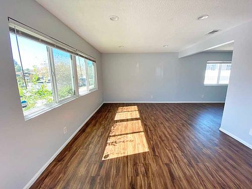 4th image of 1756 Arlington Ave