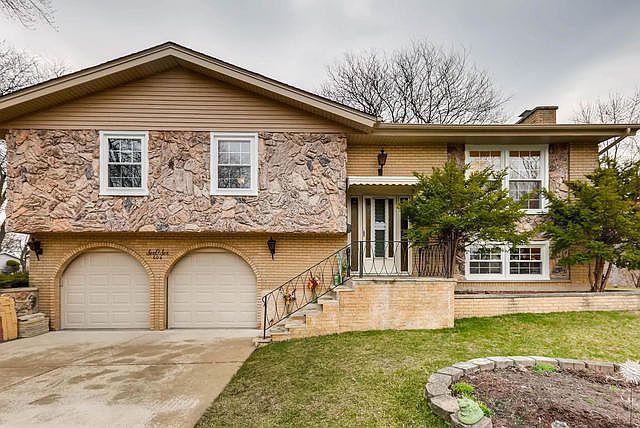 1st image of 606 Bahama Ct