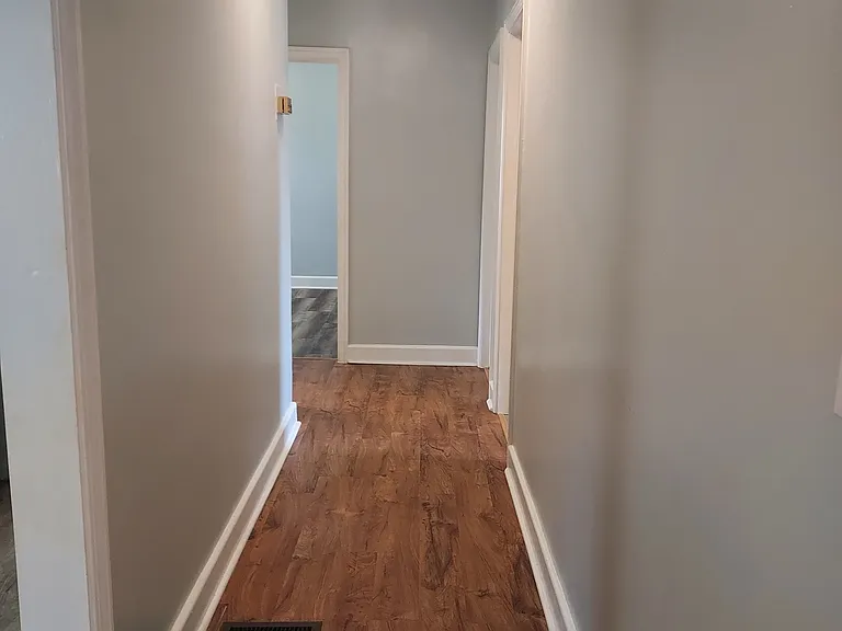 813 Hillwood Ave — Photo 12