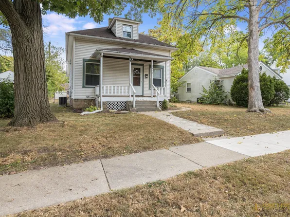 1819 Douglas St, Rockford, IL 61103
