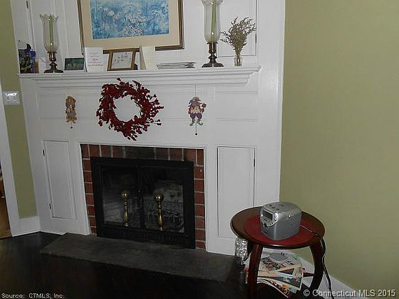Corner fireplace in kitchen 
