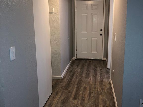 2nd image of 621 I St NE APT 1