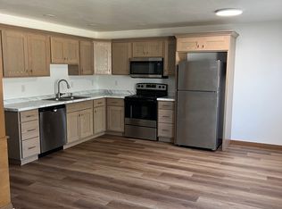 54 3rd St S #1, Central City, IA 52214