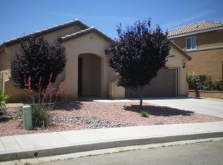 13275 Lone Pine Ct, Oak Hills, CA 92344