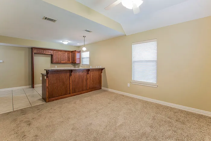 1 bed, 1.5 bath, 738 sqft, $1,325 — Photo 2