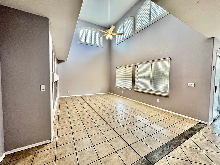 10502 W Edgemont Dr — Photo 13