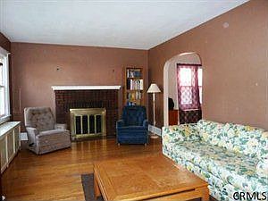 5th image of 128 Van Schoick Ave