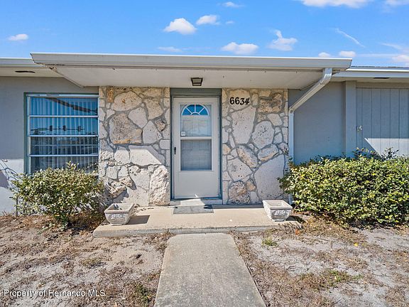 3rd image of 6634 N Pinehurst Dr