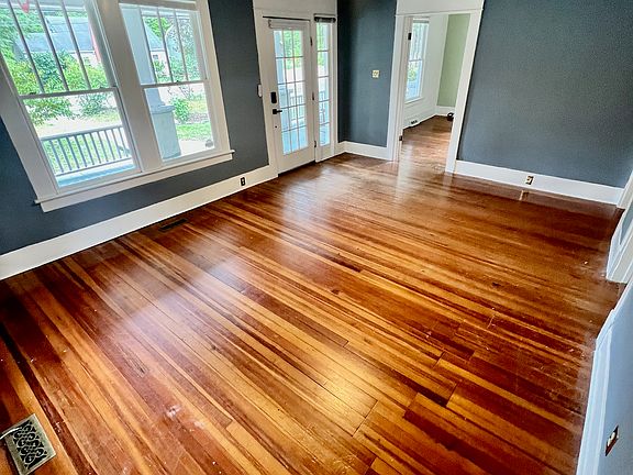 2nd image of 2510 Chapel Hill Rd