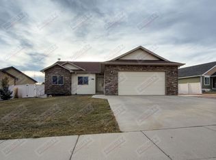 2121 Big Lost Dr, Gillette, WY 82718