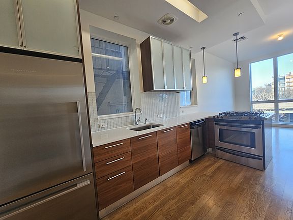 4th image of 82 Marcy Ave #3BB