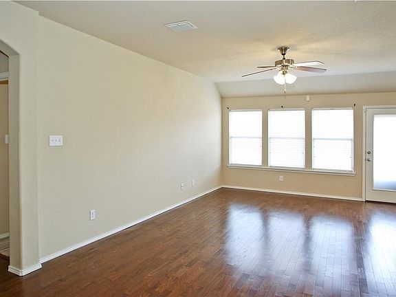 5th image of 1413 Danielle Creek Dr