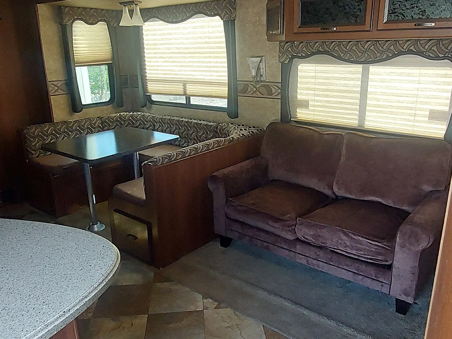 2 bed, 350 sqft, $800 — Photo 2
