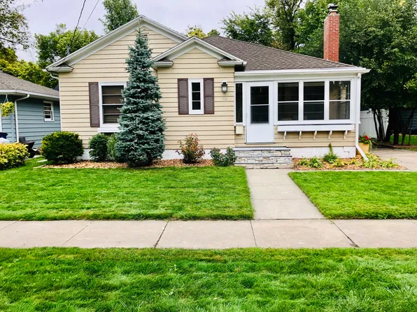 514 4th Ave S, Moorhead, MN 56560