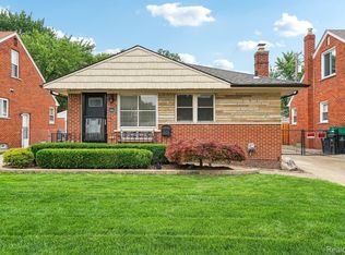 22613 Doremus St, Saint Clair Shores, MI 48080
