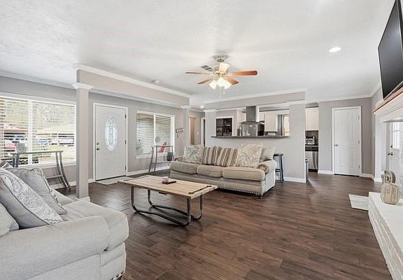 4th image of 25311 White Oak Ln