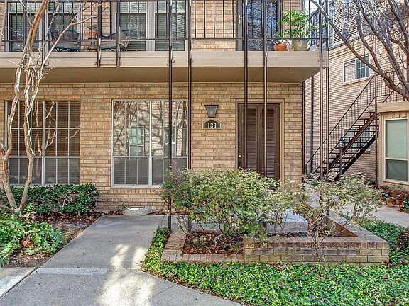 4th image of 4312 Bellaire Dr S APT 133