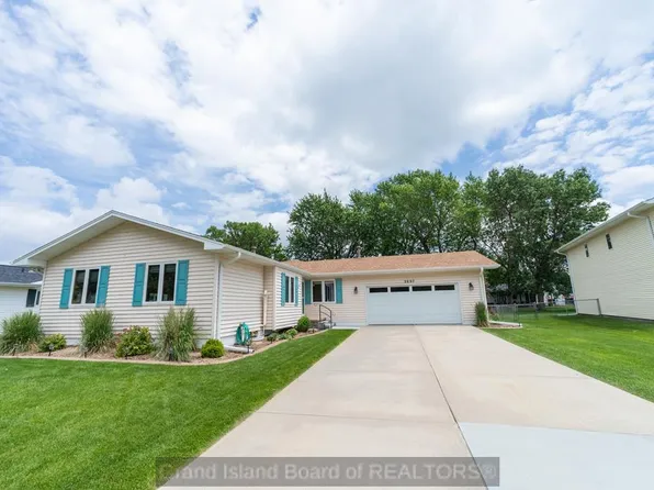 2807 Stagecoach Cir, Grand Island, NE 68801