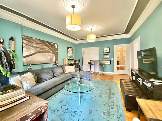 Rented by Bond New York | media 3