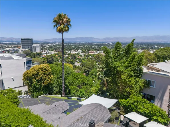 15117 Rayneta Dr, Sherman Oaks, CA 91403
