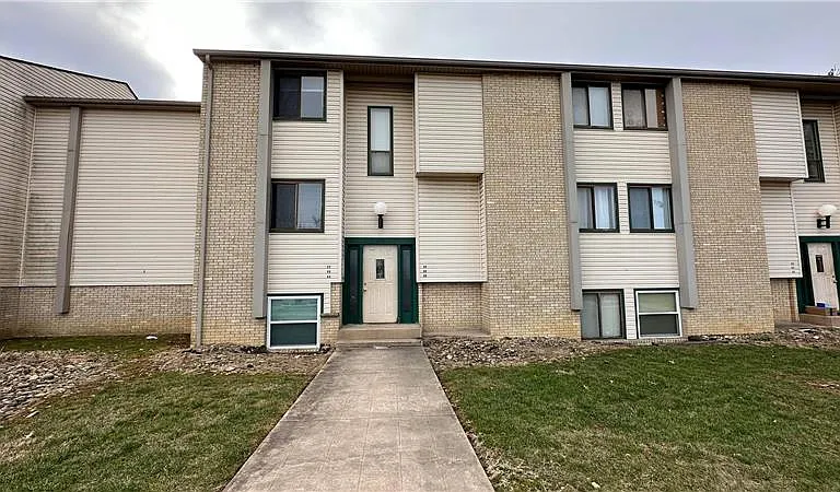 623 Lovers Ln #B-5 — Photo 1