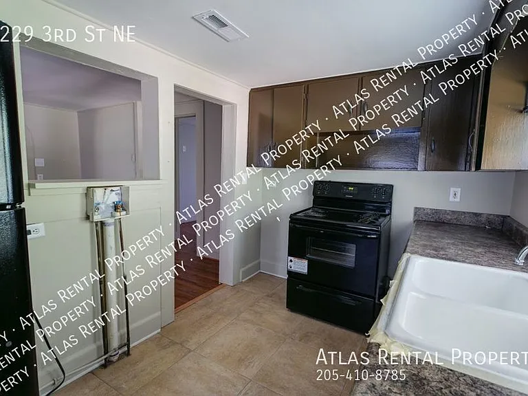 2229 3rd St NE — Photo 12