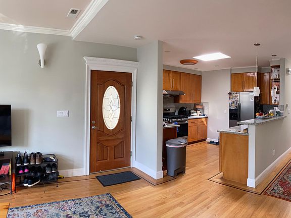 3rd image of 110 Hale St Unit A