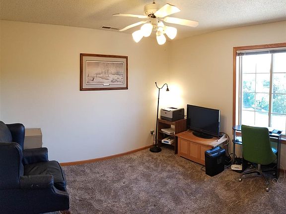 4th image of 422 W Side Dr Floor 2