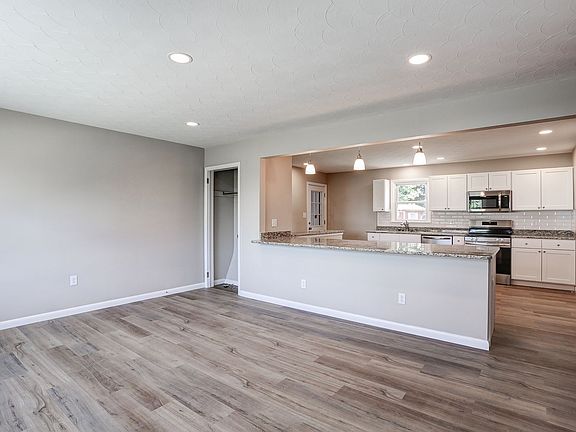 3rd image of 224 Hershey Rd