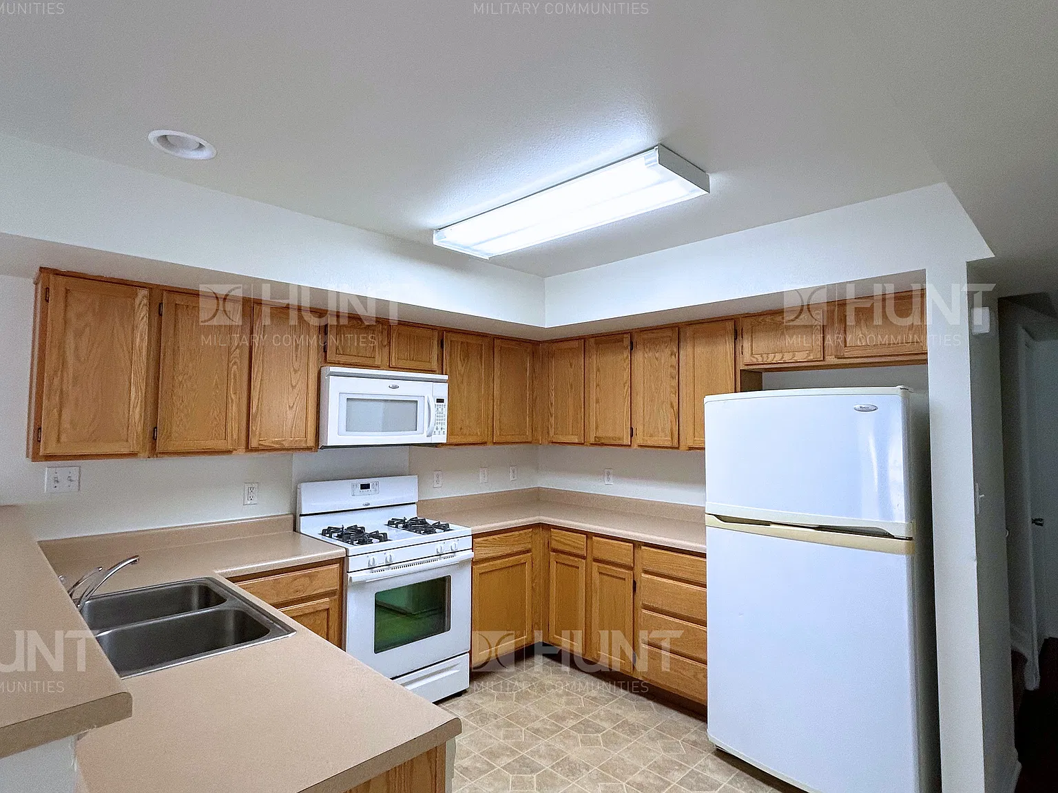 3 bed, 2.5 bath, 1861 sqft, $1,795 — Photo 4