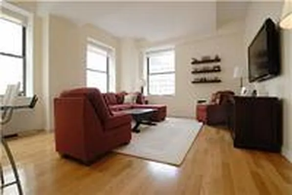 Sold by R New York | media 8