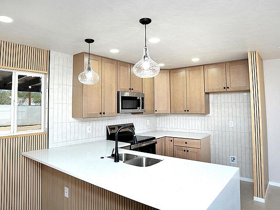 3rd image of 2758 N Dodge Blvd