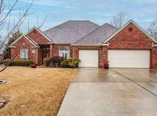 4296 Essex Cv, Springdale, AR 72762