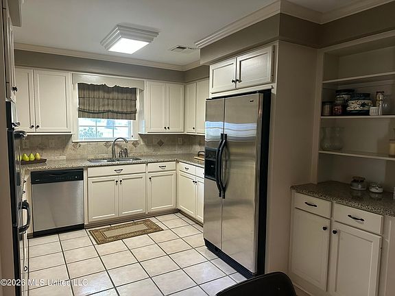 3rd image of 203 N Temple Rd