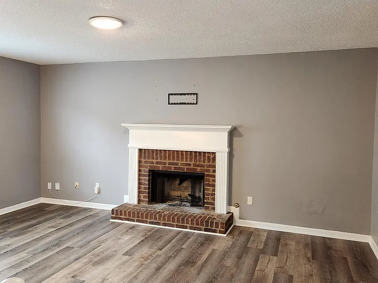 1020 Augusta Woods Dr — Photo 9