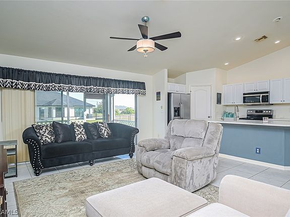 4th image of 1223 NE 40th St