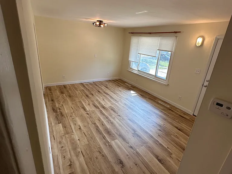 321 W Ainsworth Blvd — Photo 8