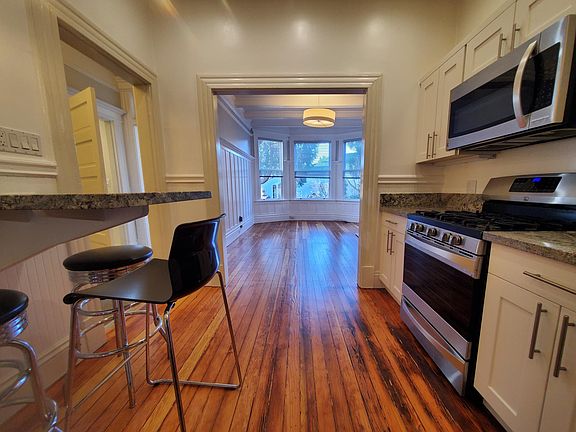 2nd image of 638 Ashbury St