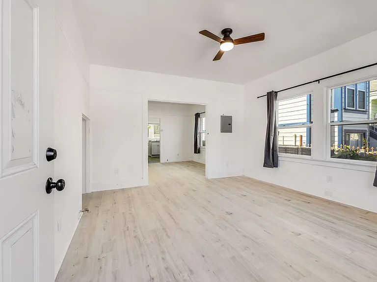 1629 Foothill Blvd — Photo 3