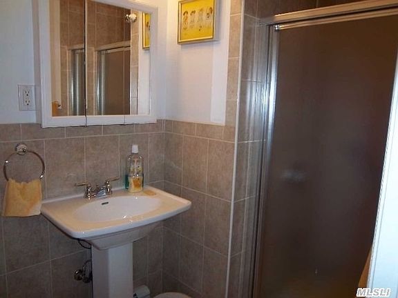 5th image of 1379 Broadway APT A21
