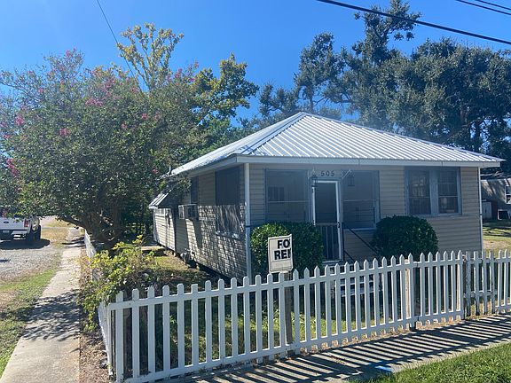 4th image of 505 Saint Rose Ave