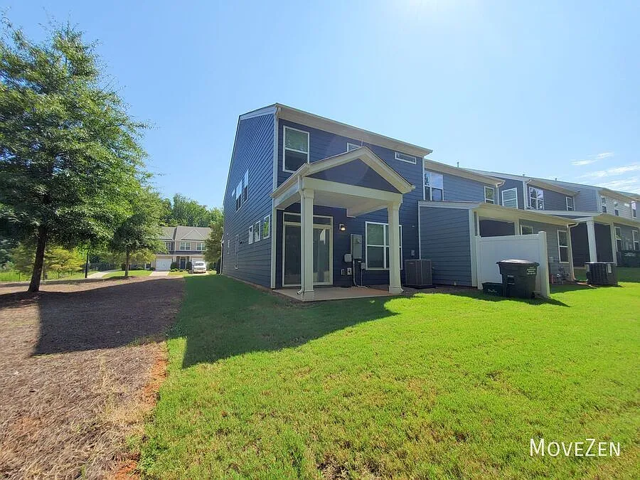 5518 Harris Cove Dr Charlotte, NC 28269 Stunning End Unit Townhome — Photo 2