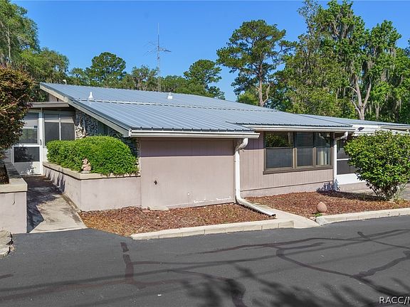 4th image of 3073 W Cypress Dr