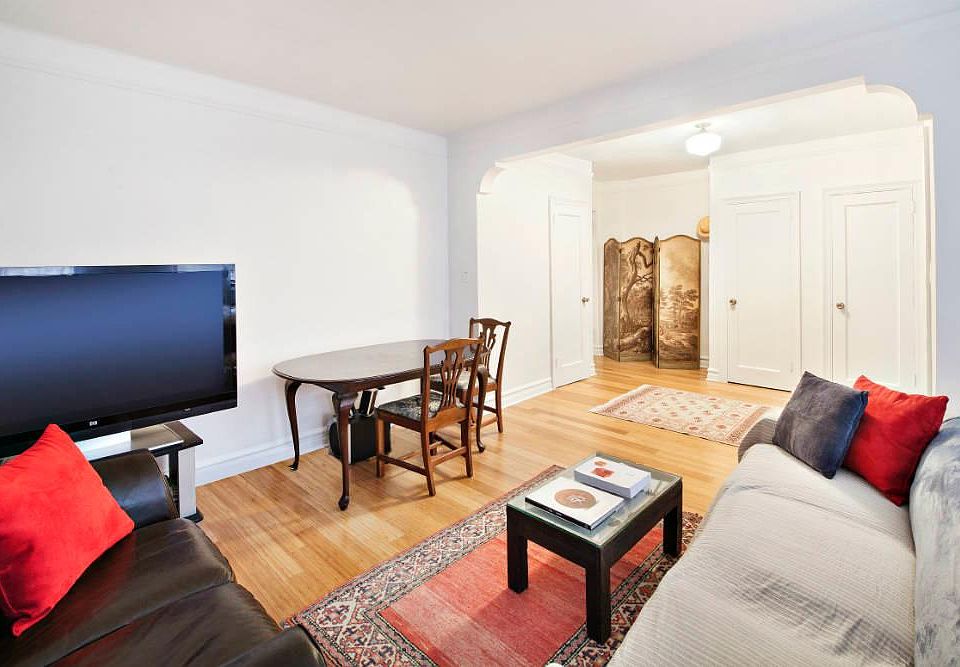 1st image of 209 W 104th St APT 1F