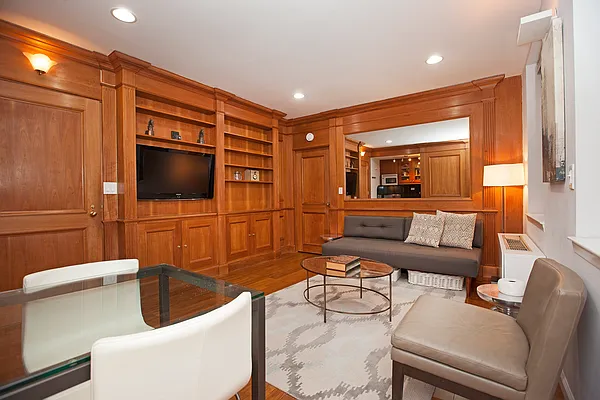 Rented by Global Realty Opportunities | media 6